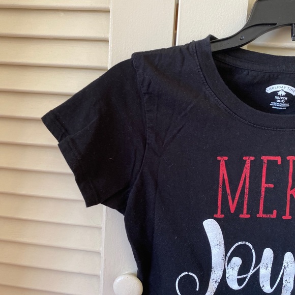 Ladies xs black holiday short sleeve  graphic tee - Picture 3 of 5